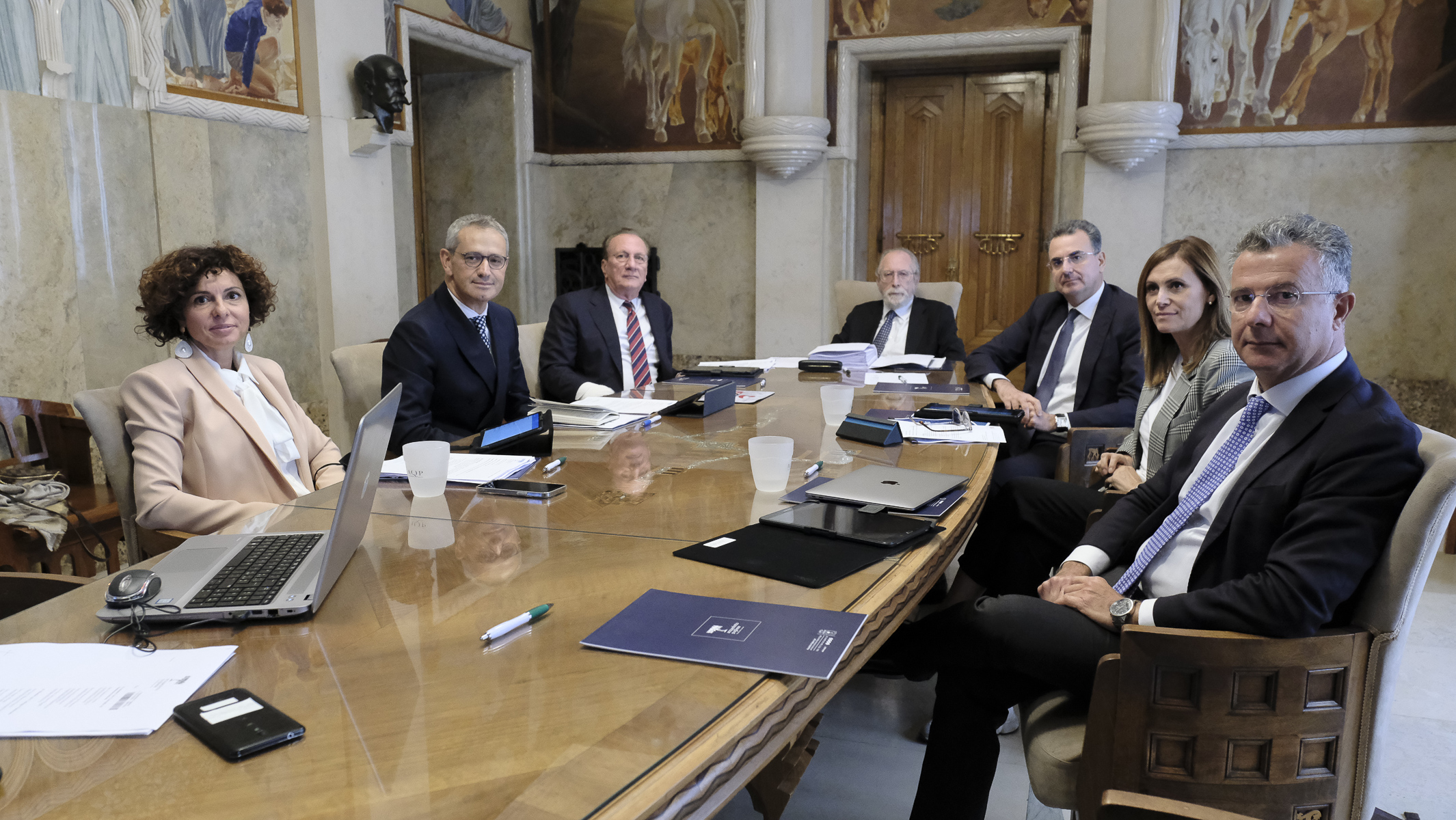 Header con immagine e testo