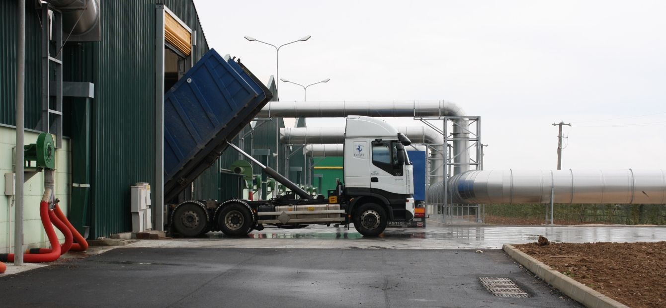 Impianti di compostaggio Header con immagine e testo