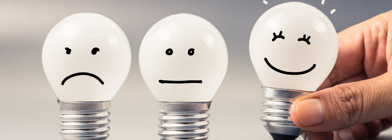 Customer Satisfaction Audit 2025 Header con immagine e testo
