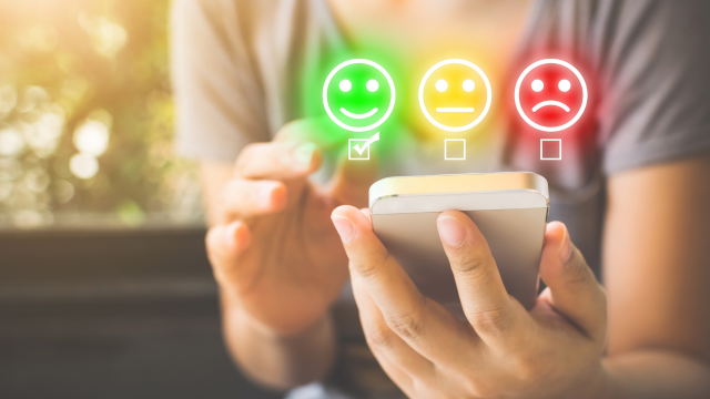 Header con immagine e testo