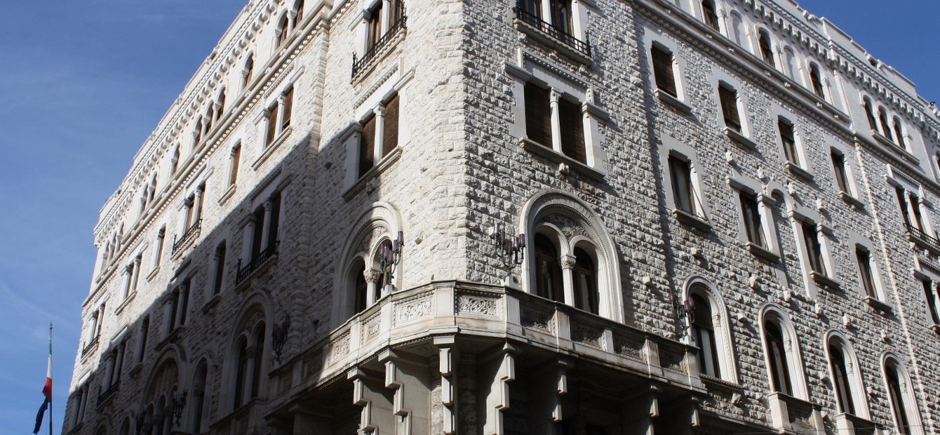 Esterno Palazzo AQP