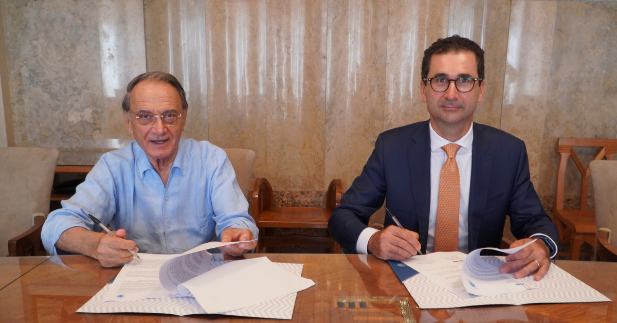 La firma della convenzione