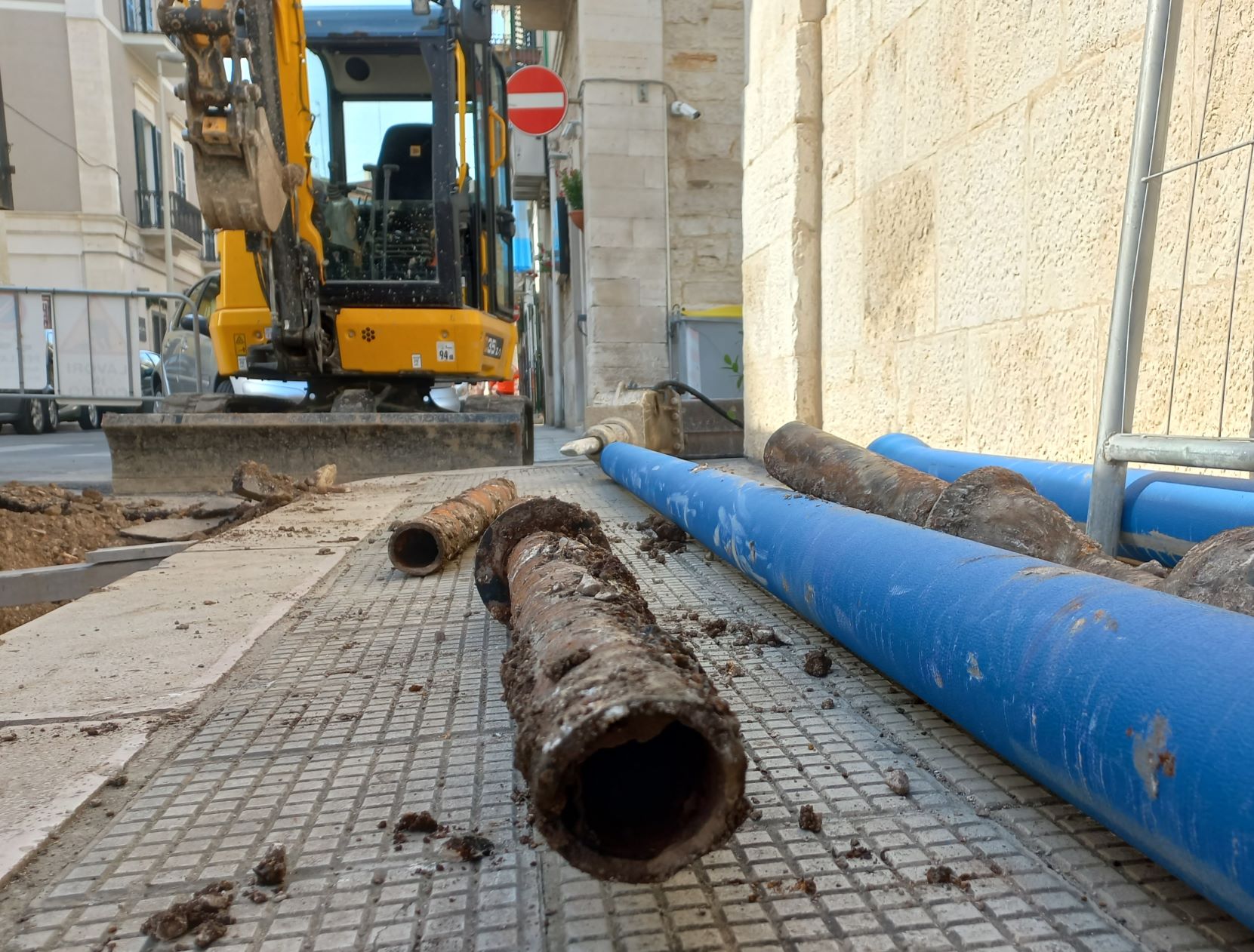 Lavori di risanamento della rete idrica a Giovinazzo