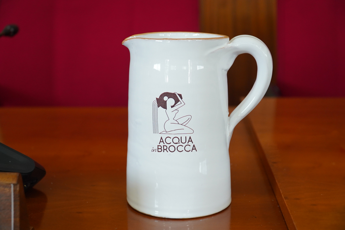 Acqua in brocca Polignano a Mare