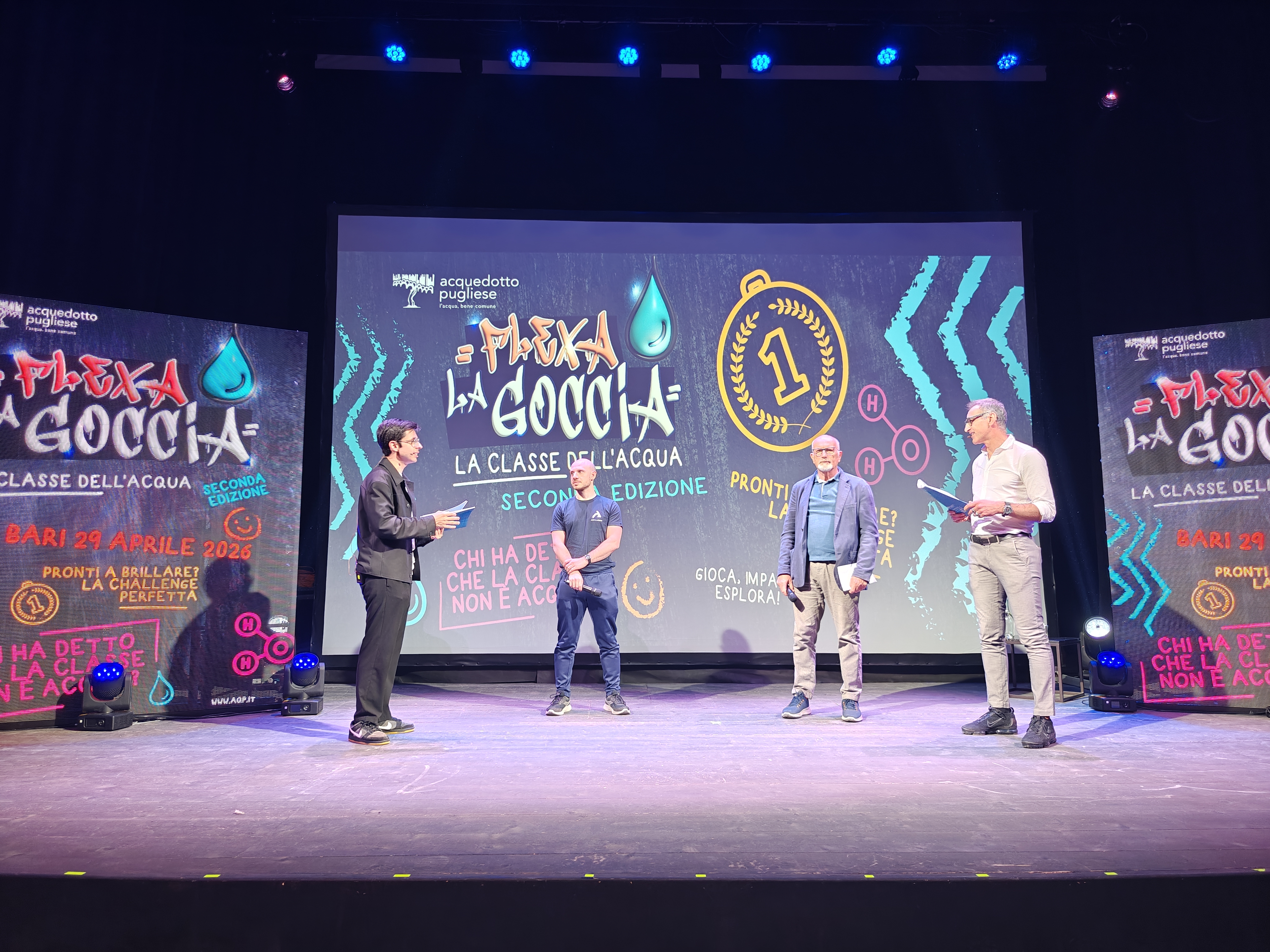 Alcuni ospiti della evento sul palco con Vito Palumbo e Nick Radogna 