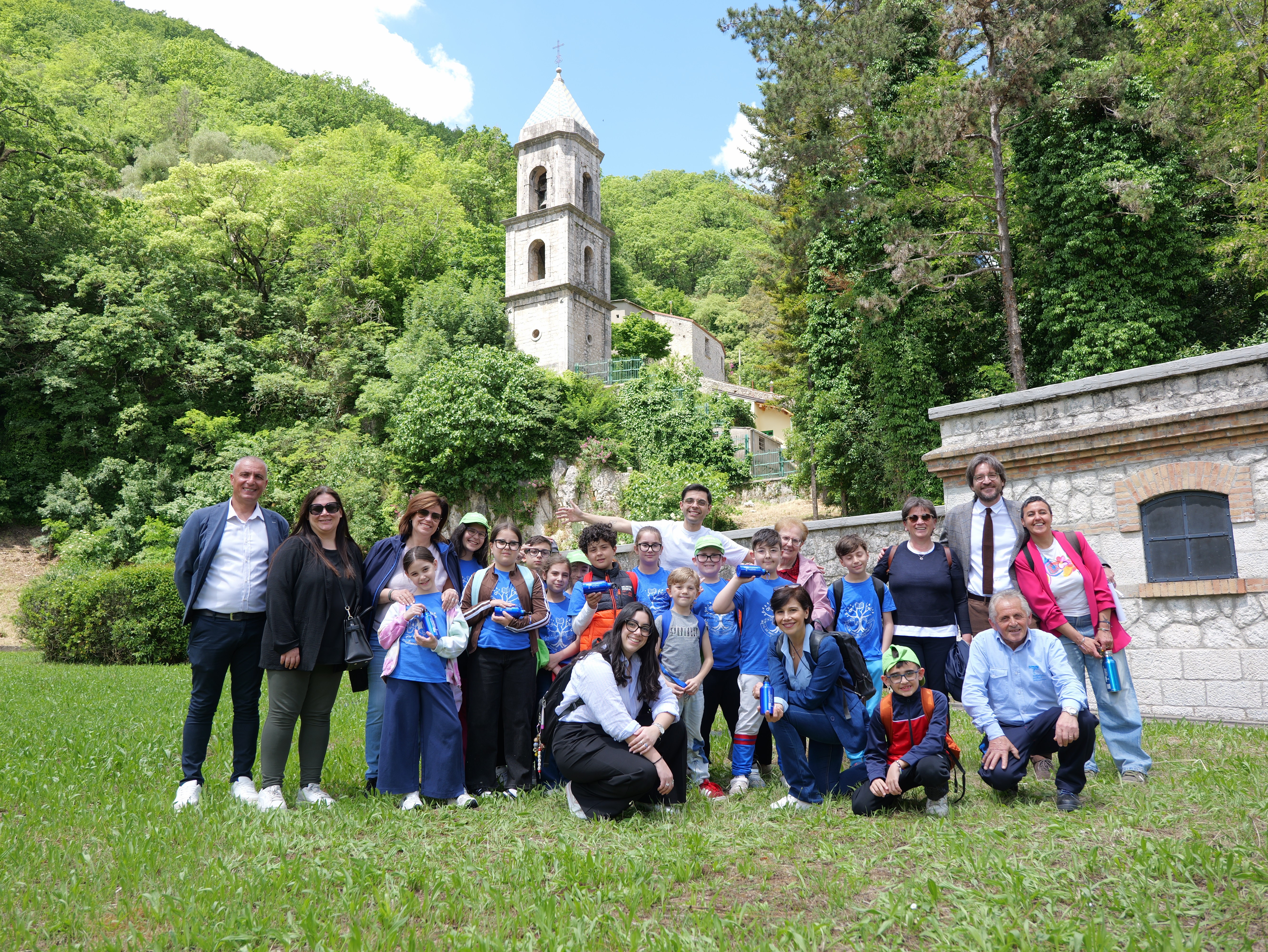 Una foto di tutti i partecipanti alla visita alle sorgenti 