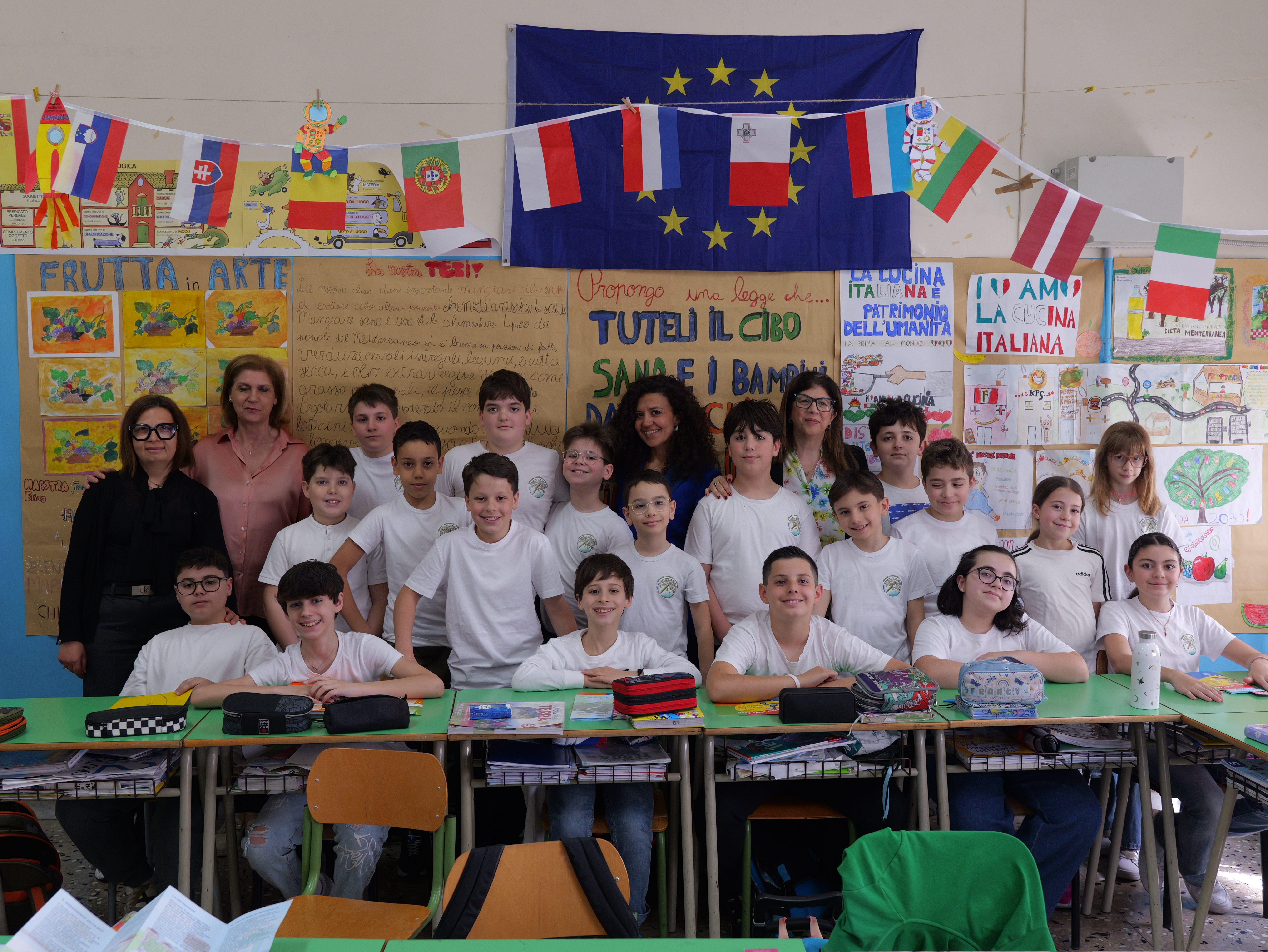 Alcuni alunni della classe 5° B della Scuola Primaria "F.Cifarelli" di Corato 