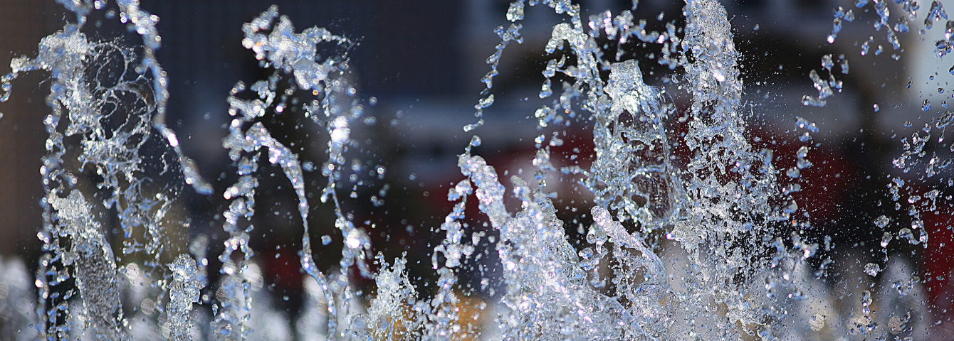 Header con immagine e testo