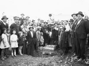 La festa per l'arrivo dell'acqua