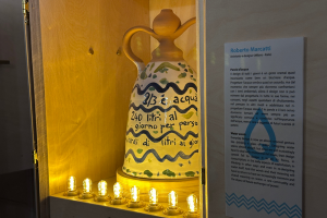 alcune brocche della mostra "La parsimonia"