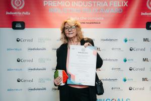 dott.ssa Camilla Antola, responsabile Bilancio premiata durante la cerimonia premio industria felix